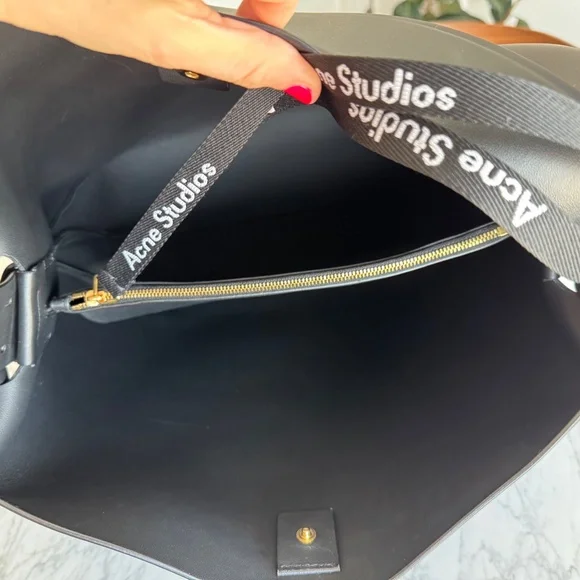 Acne Studios Musubi Midi Shoulder Bag – NWOT – BLACK - Picture 9 of 16
